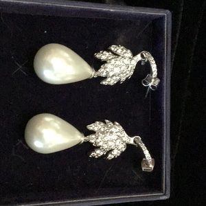 Elizabeth Taylor diamond and pearl earrings